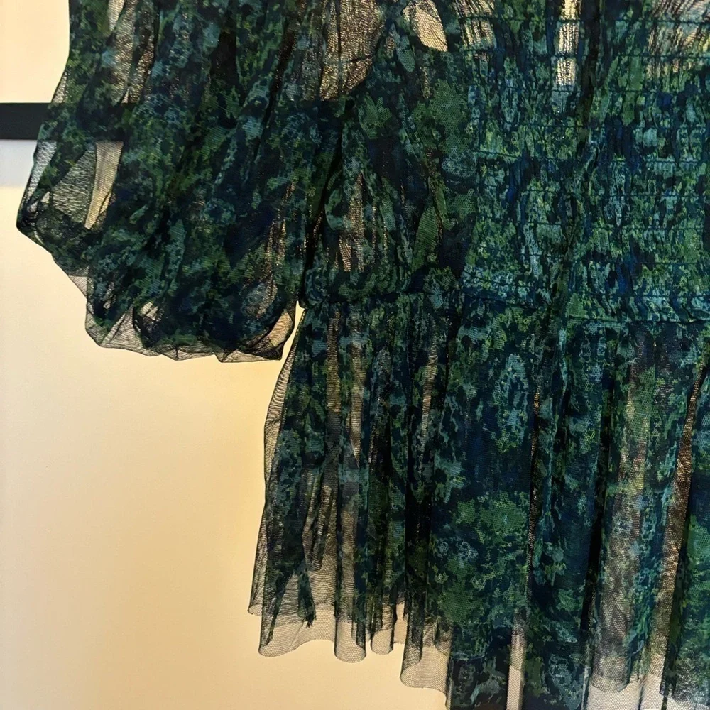 Free People PENELOPE puff sleeve tie at back blouse. Women’s XS‎
